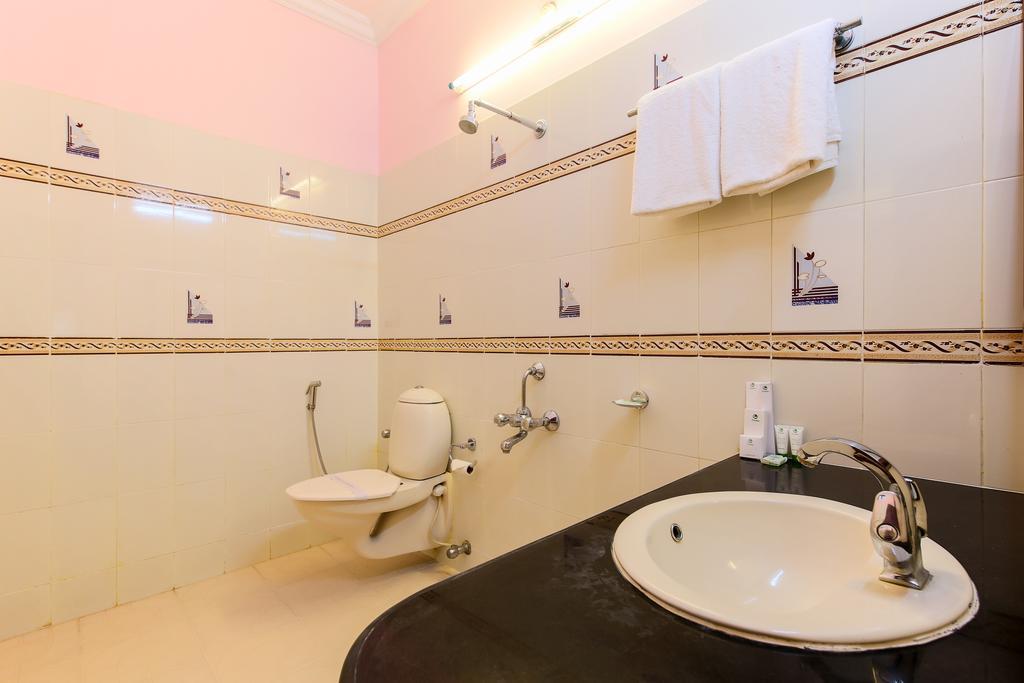 Treebo Moonlight Hotel Thiruvananthapuram Bagian luar foto