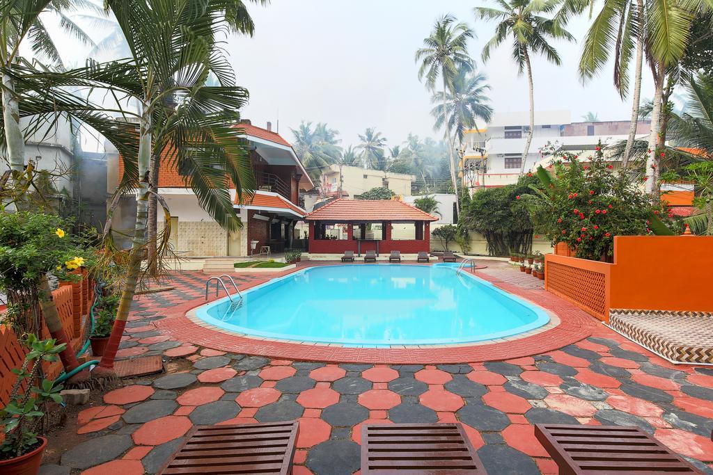 Treebo Moonlight Hotel Thiruvananthapuram Bagian luar foto